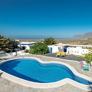Laderas Country house